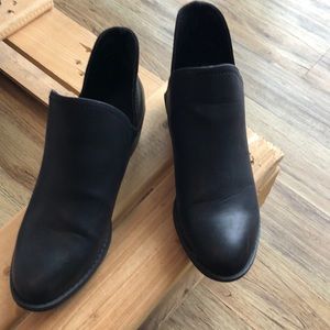 Universal Thread Booties